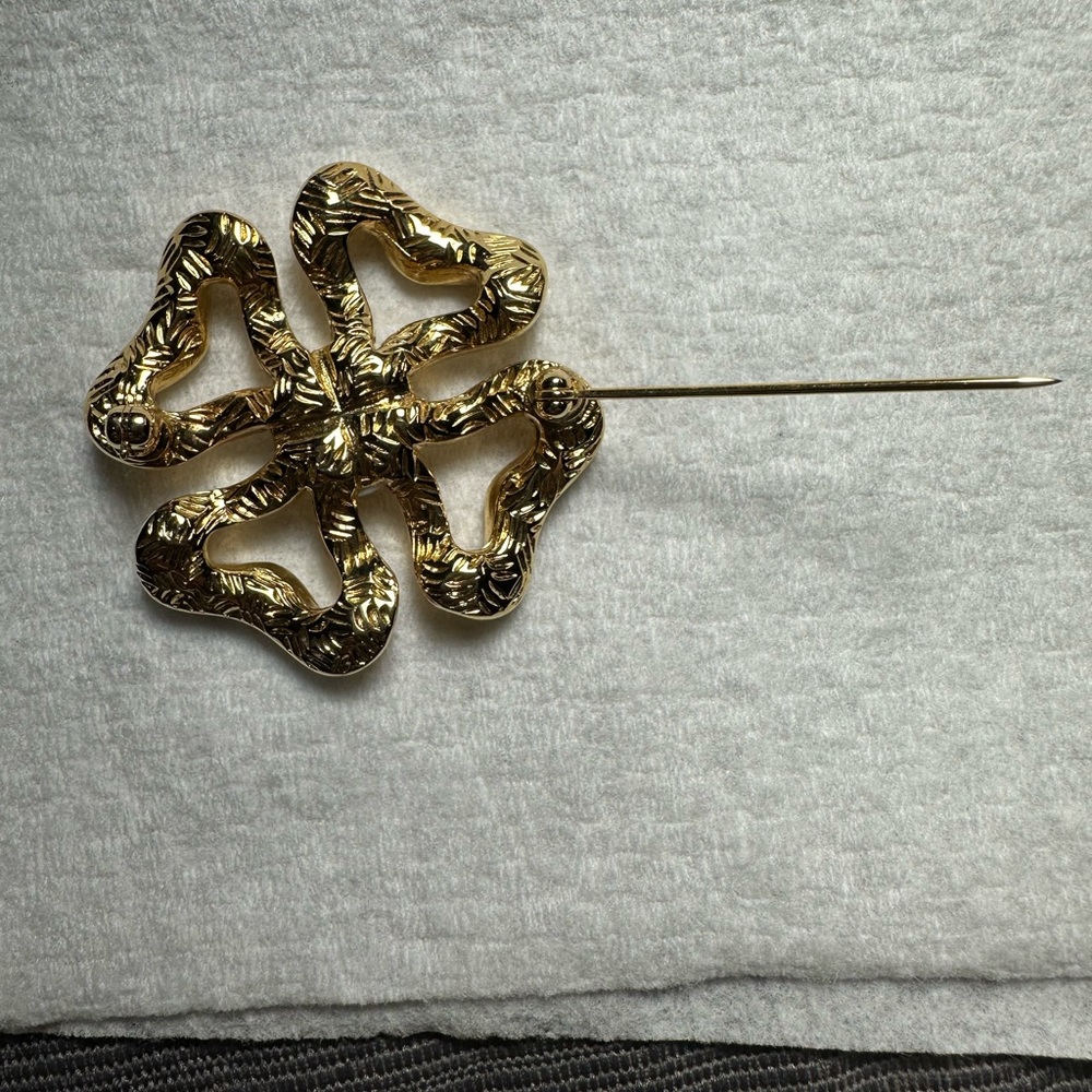 Cloverleaf Brooch - Picture 2 of 3